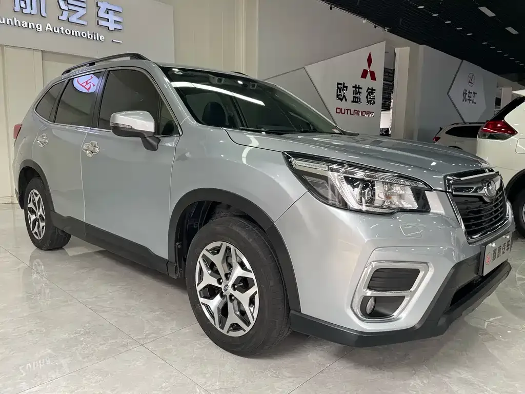 Subaru Forester — фото 6