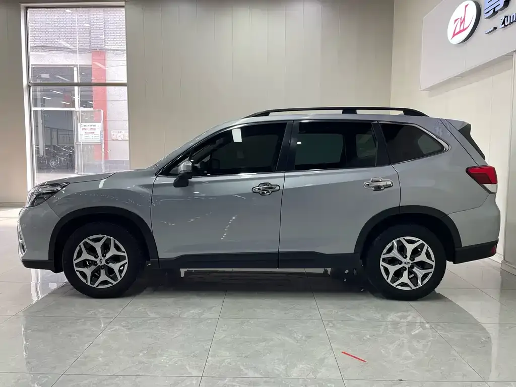 Subaru Forester — фото 3