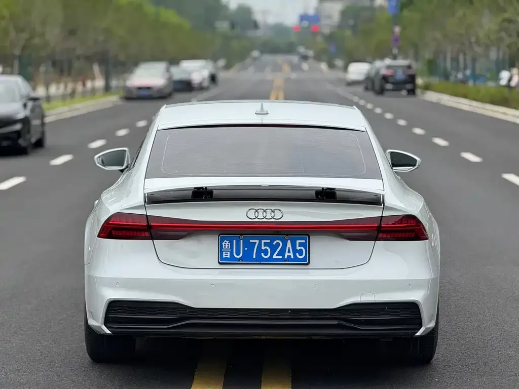 Audi A7 — фото 2