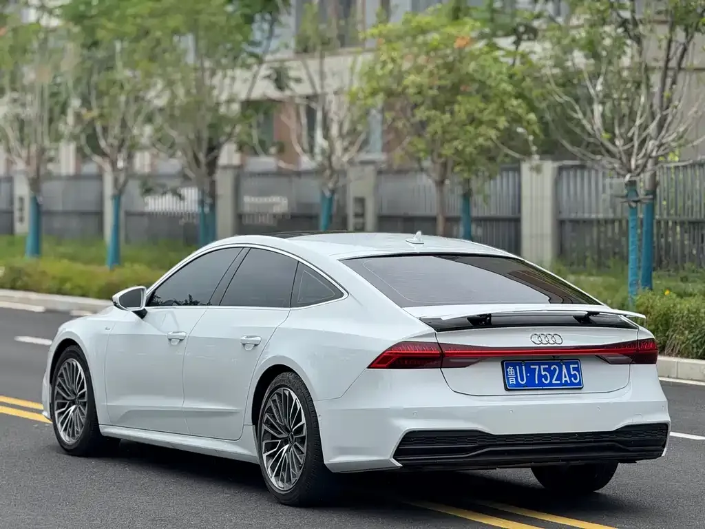 Audi A7 — фото 7