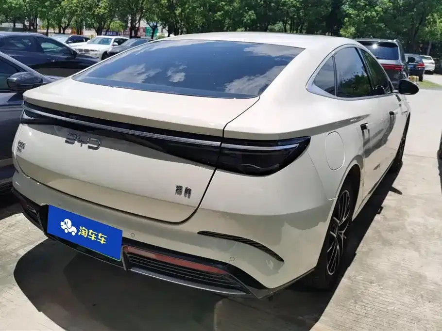BYD Seal — фото 8