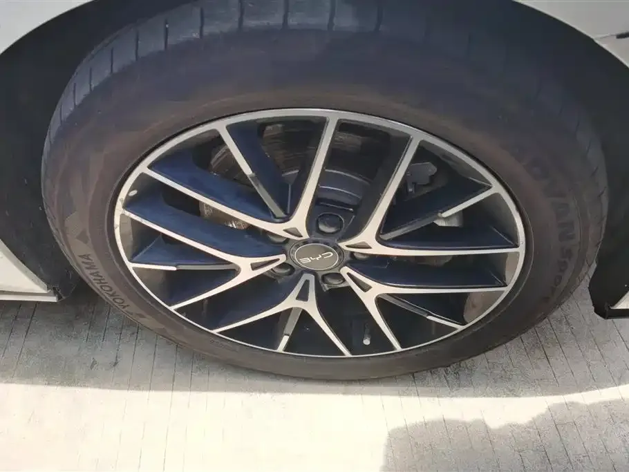 BYD Seal — фото 6