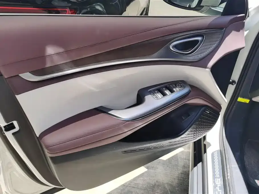 BYD Seal — фото 7