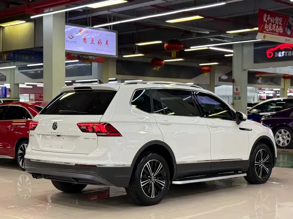 Volkswagen Tiguan L — фото 9