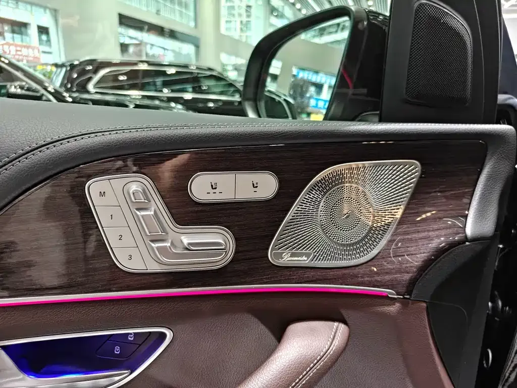 Mercedes-Benz GLS — фото 10