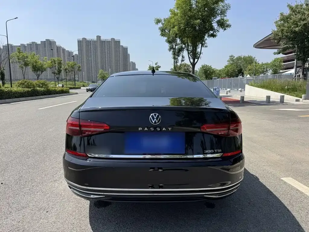 Volkswagen Passat — фото 4