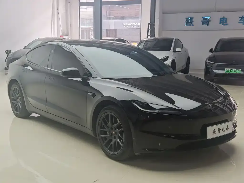 Tesla Model 3 — фото 2