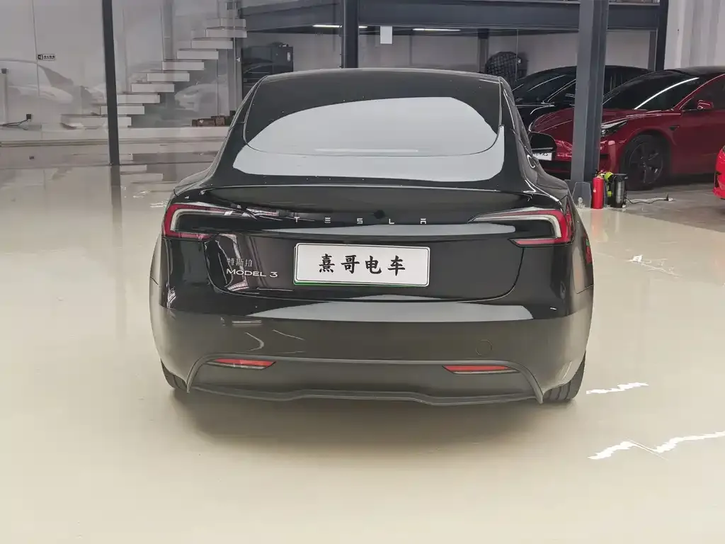 Tesla Model 3 — фото 6