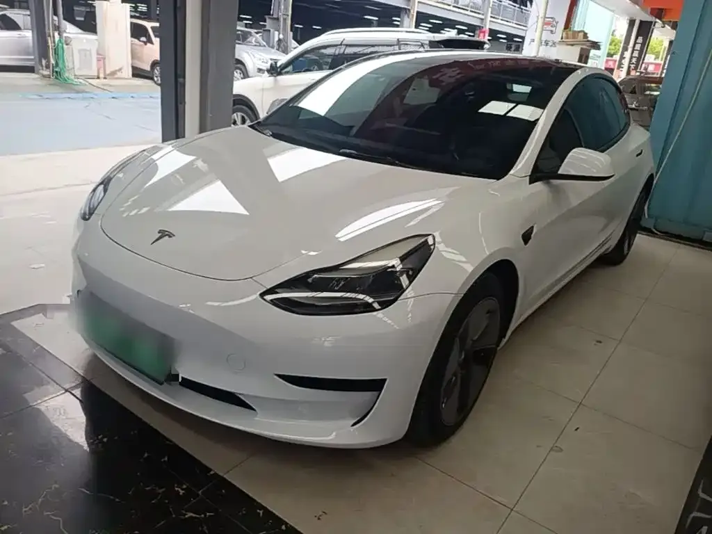 Tesla Model 3 — фото 4