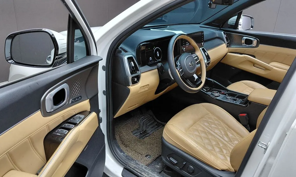 Kia Sorento — фото 6