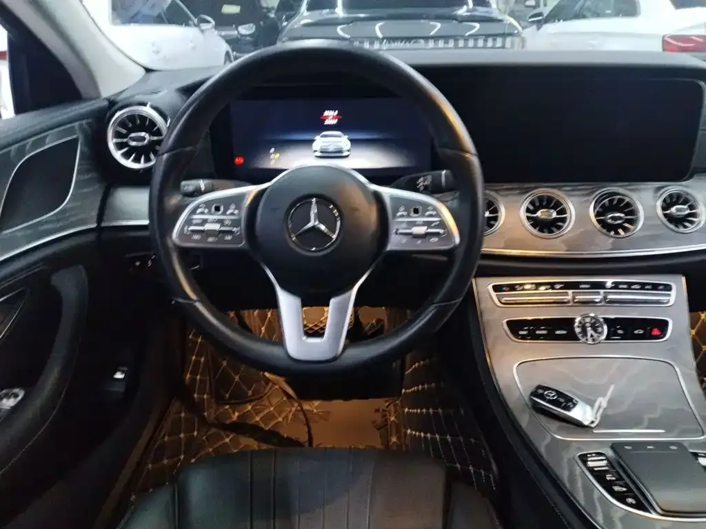 Mercedes-Benz CLS — фото 4