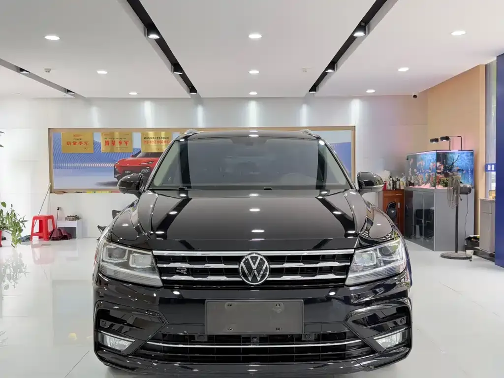 Volkswagen Tiguan L — фото 7