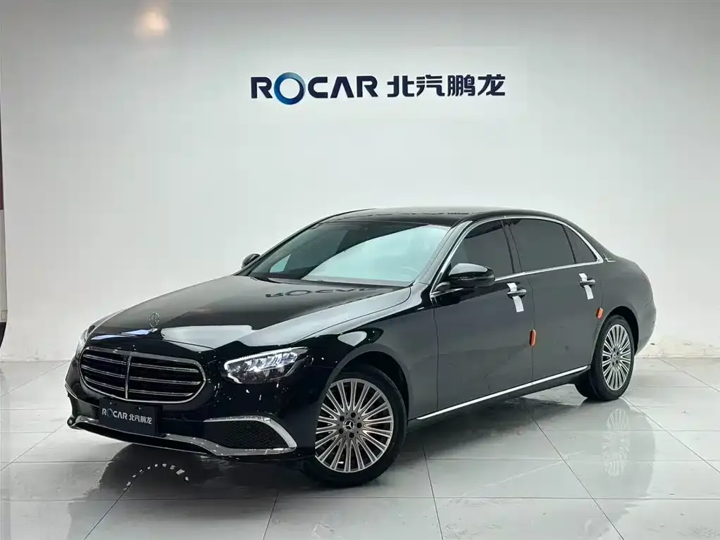 Mercedes-Benz E-Class — фото 1