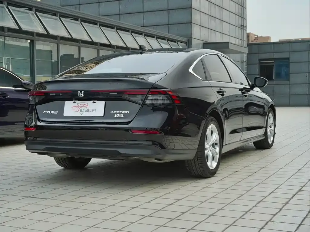 Honda Accord — фото 7