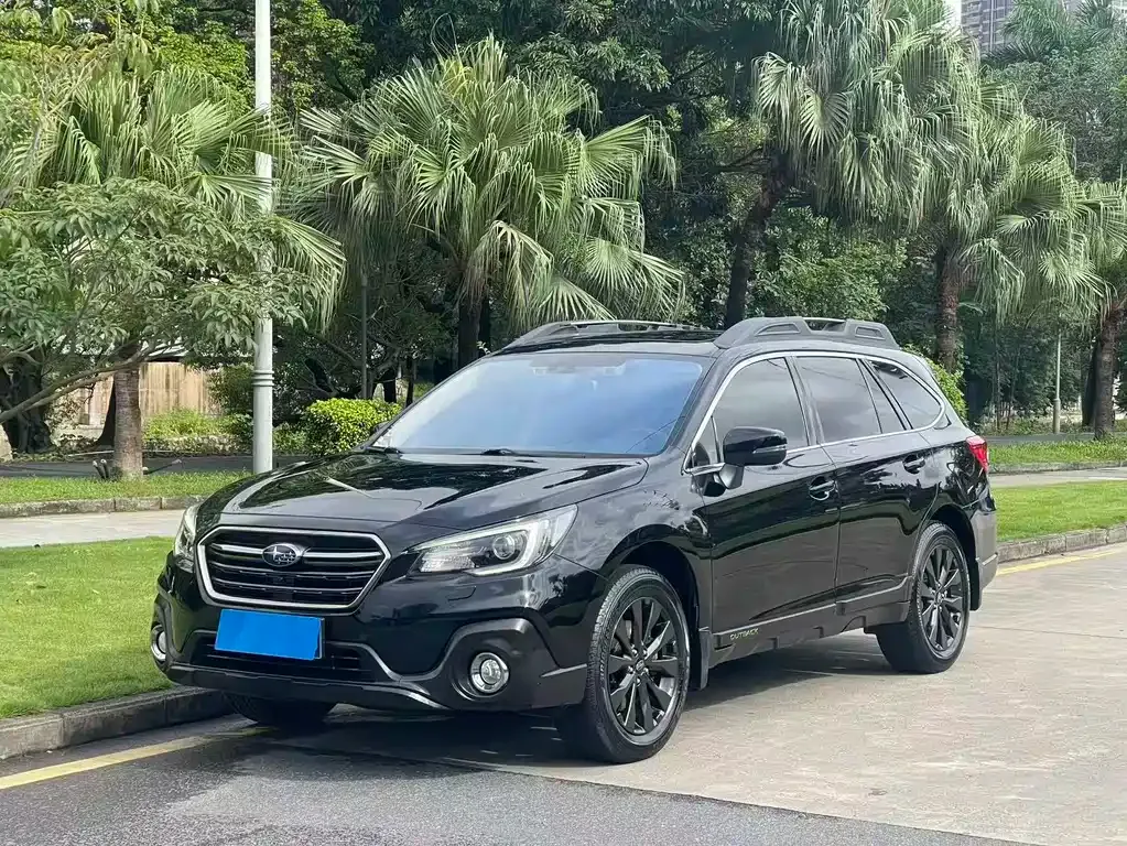 Subaru Outback — фото 1