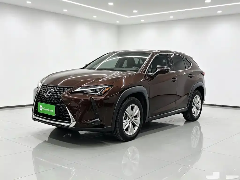 Lexus UX — фото 1