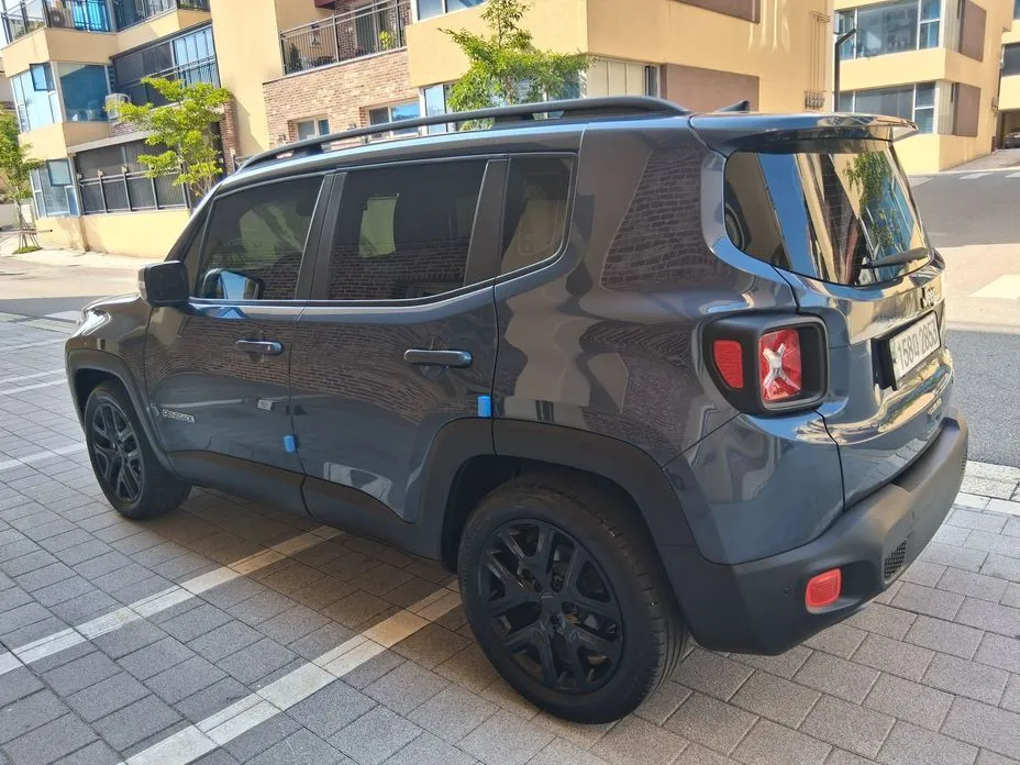 Jeep Renegade — фото 6