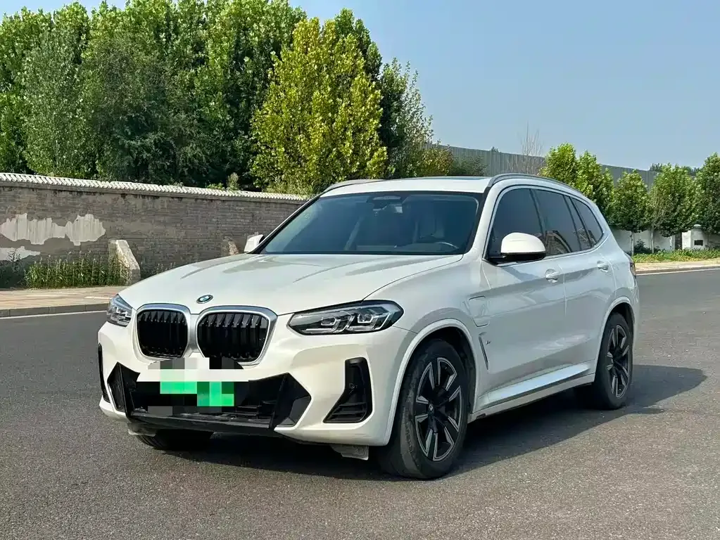 BMW iX3 — фото 1