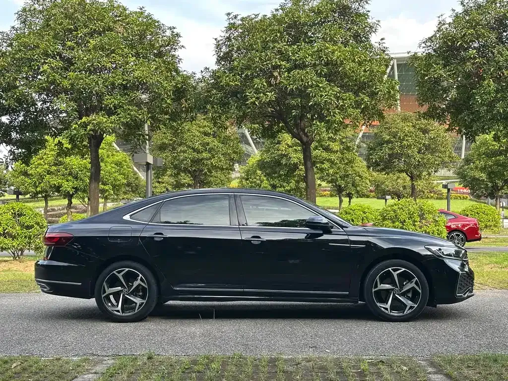 Volkswagen Passat — фото 5