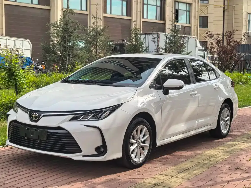 Toyota Corolla — фото 1