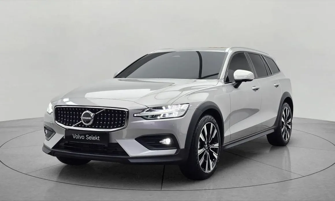 Volvo V60 — фото 1