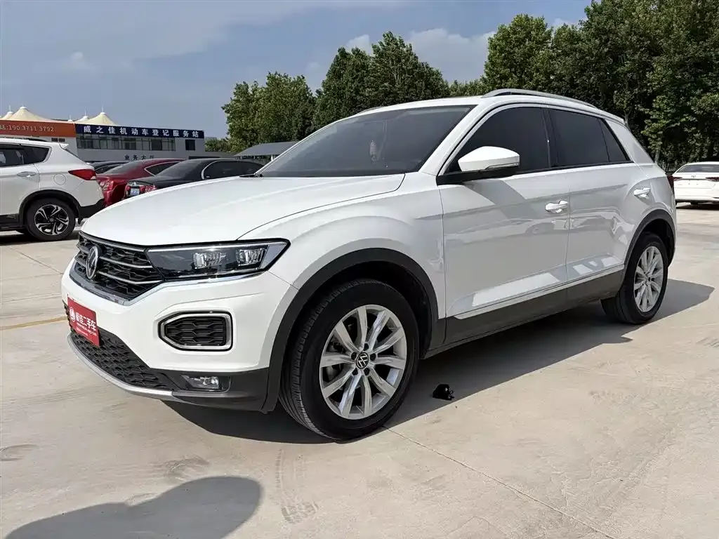 Volkswagen T-Roc — фото 1