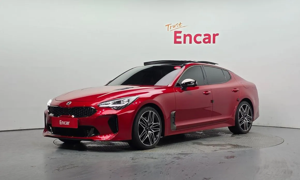 Kia Stinger — фото 1