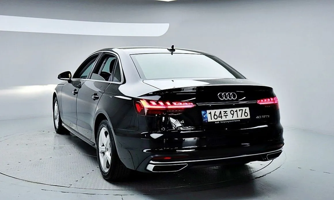 Audi A4 — фото 6