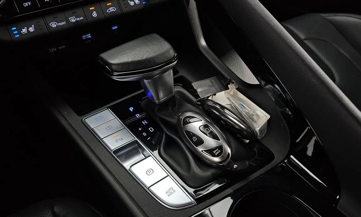 Hyundai AVANTE — фото 2
