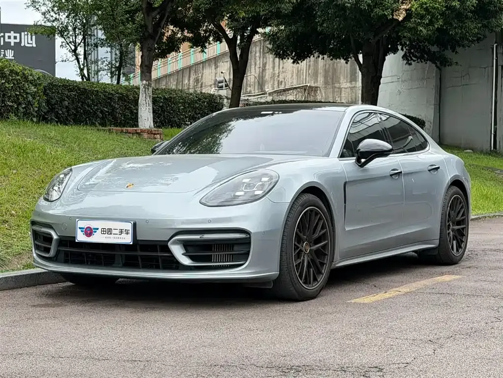 Porsche Panamera — фото 1