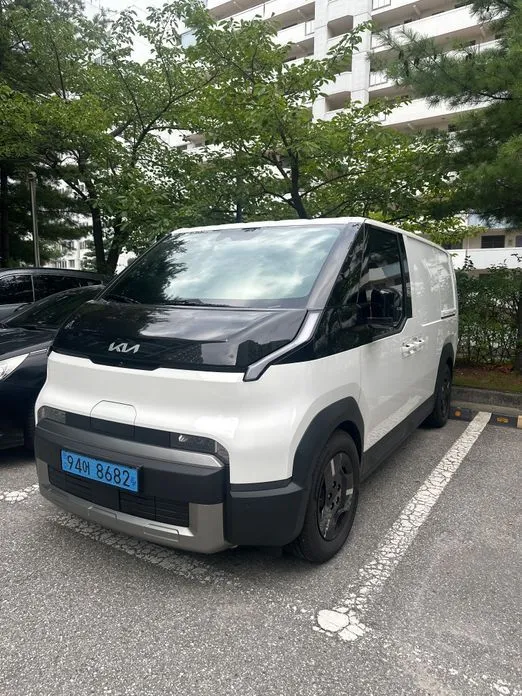 Kia PV5 — фото 1