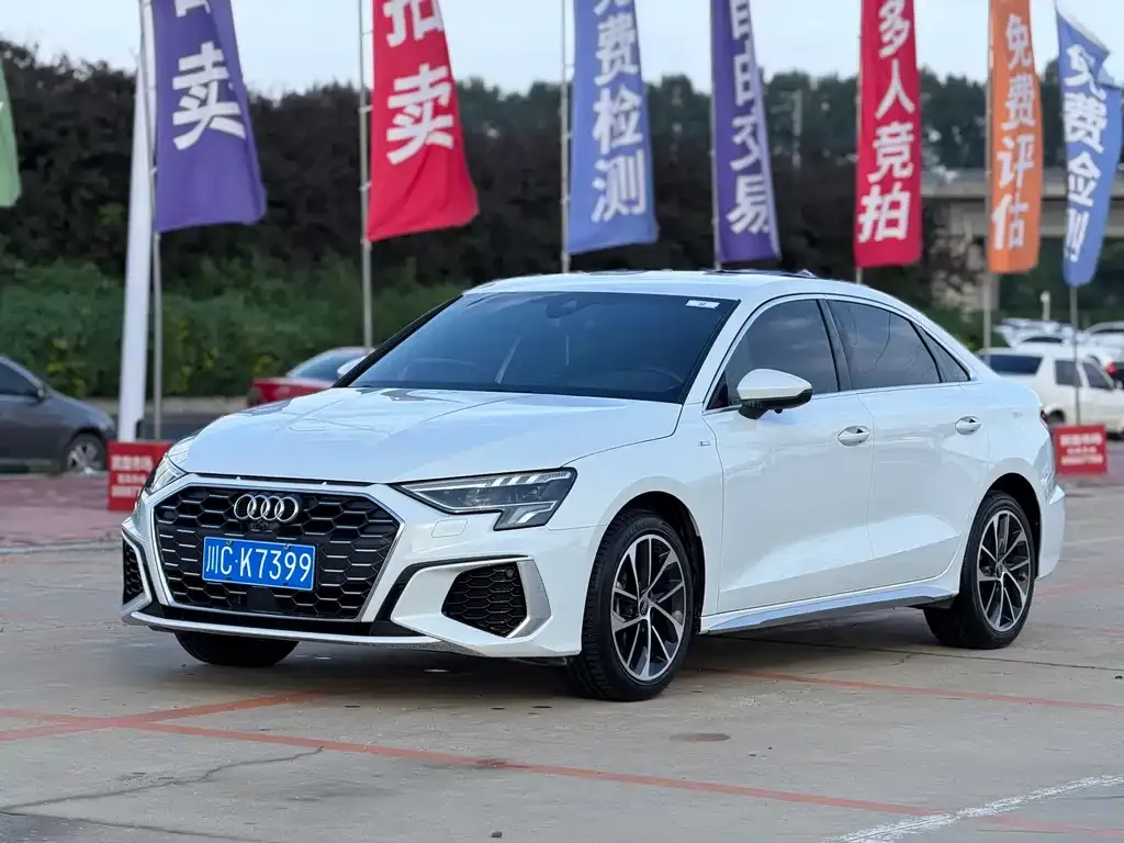 Audi A3 — фото 1