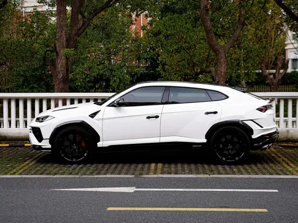 Lamborghini Urus — фото 9