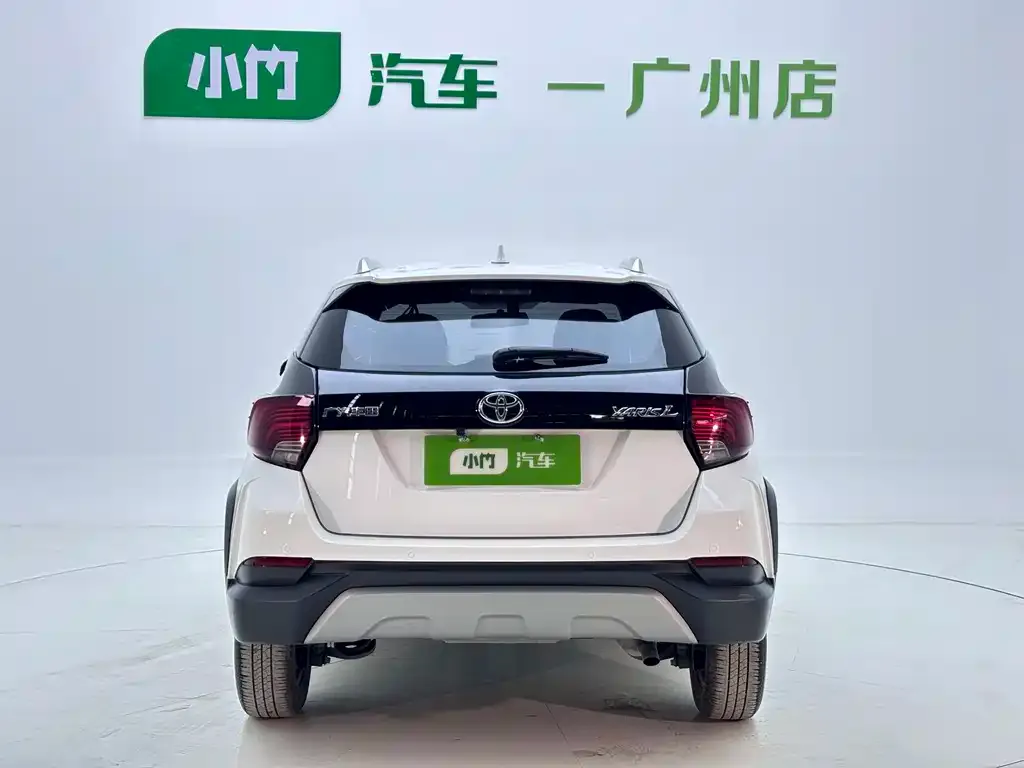 Toyota Yaris L — фото 3