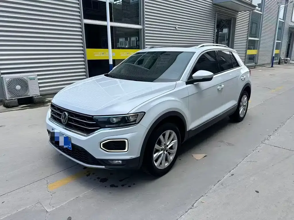 Volkswagen T-Roc — фото 1
