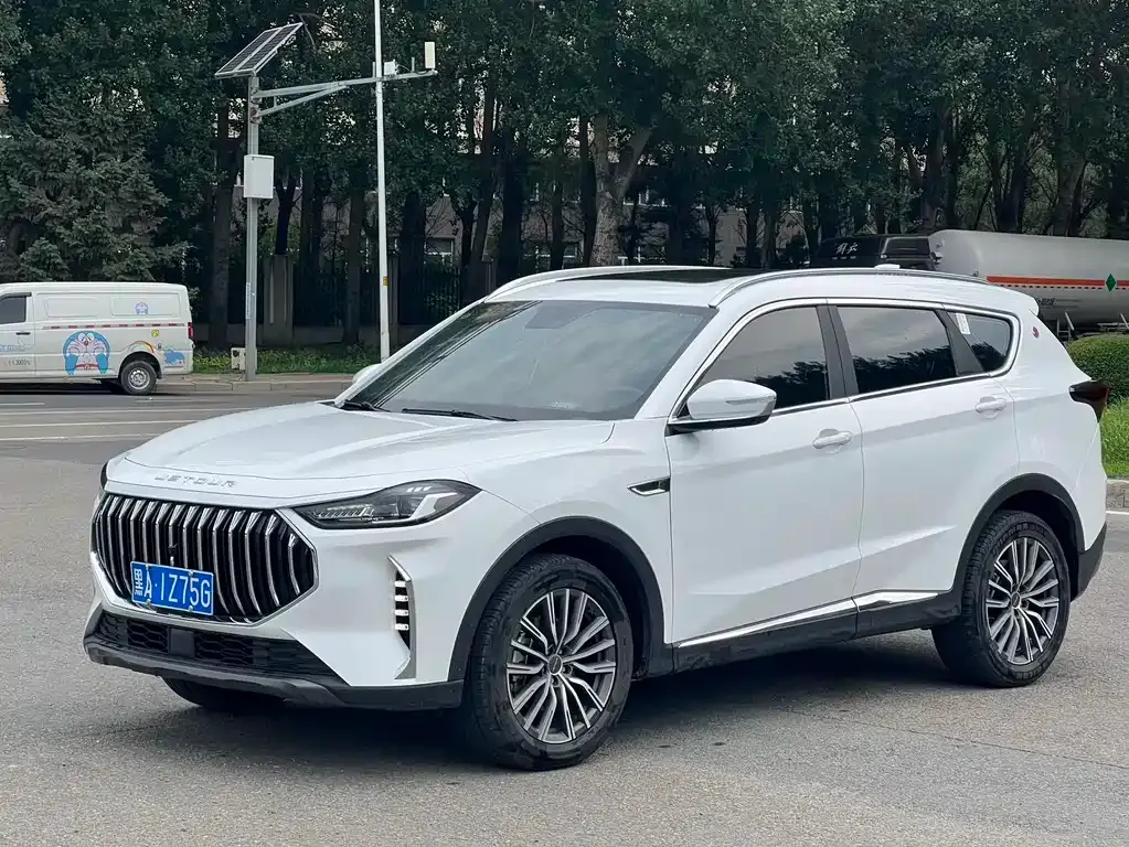 Jetour X70 PLUS — фото 1