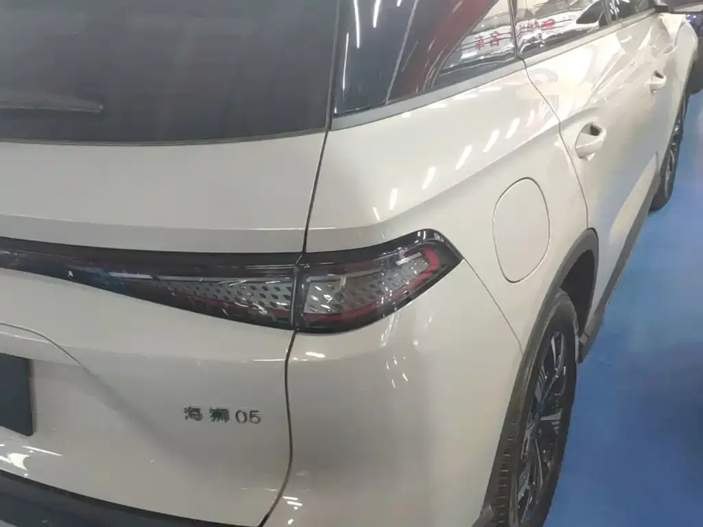 BYD Seal 05 DM-i — фото 8