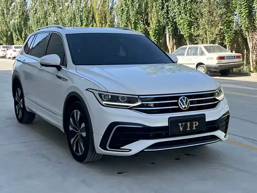 Volkswagen Tiguan L — фото 5