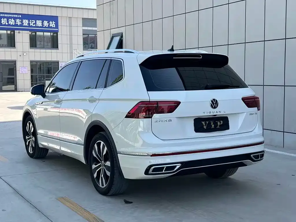 Volkswagen Tiguan L — фото 3