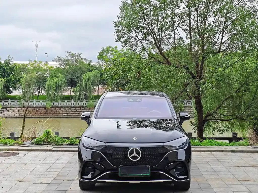 Mercedes-Benz EQE SUV — фото 9