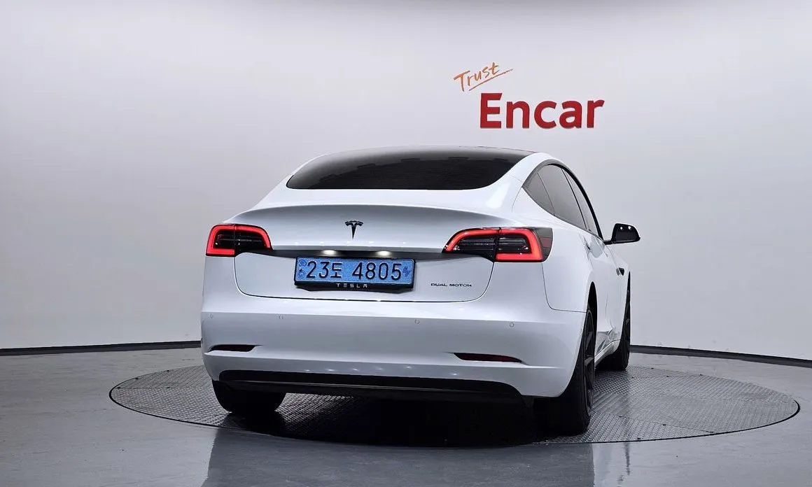 Tesla Model 3 — фото 5