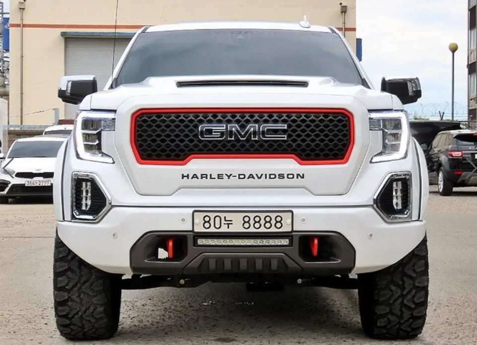 GMC Sierra — фото 1
