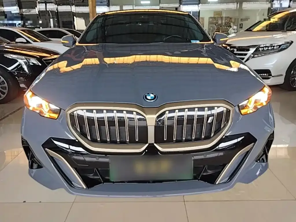 BMW i5 — фото 10
