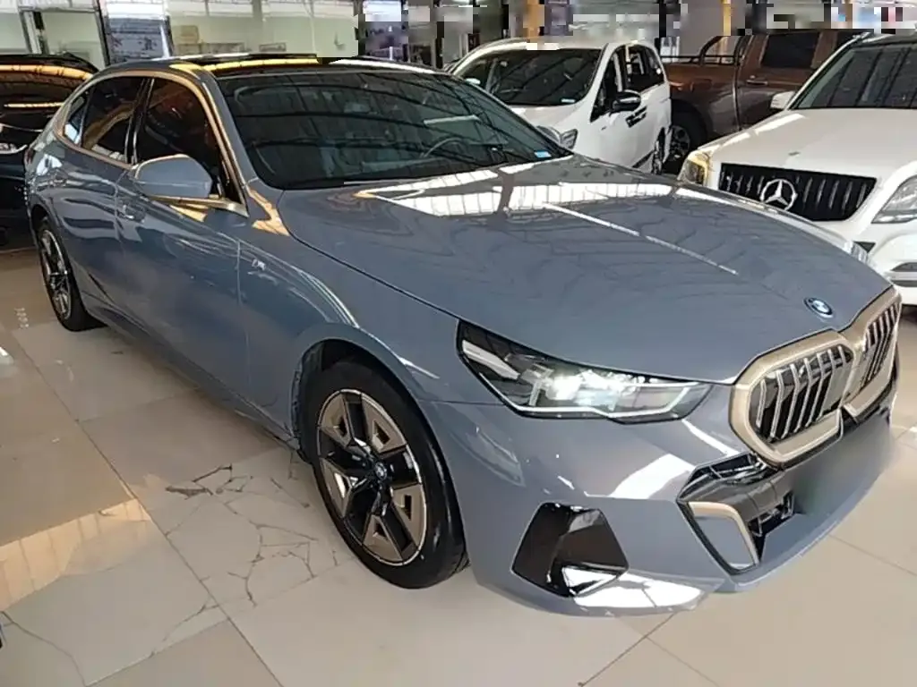BMW i5 — фото 8