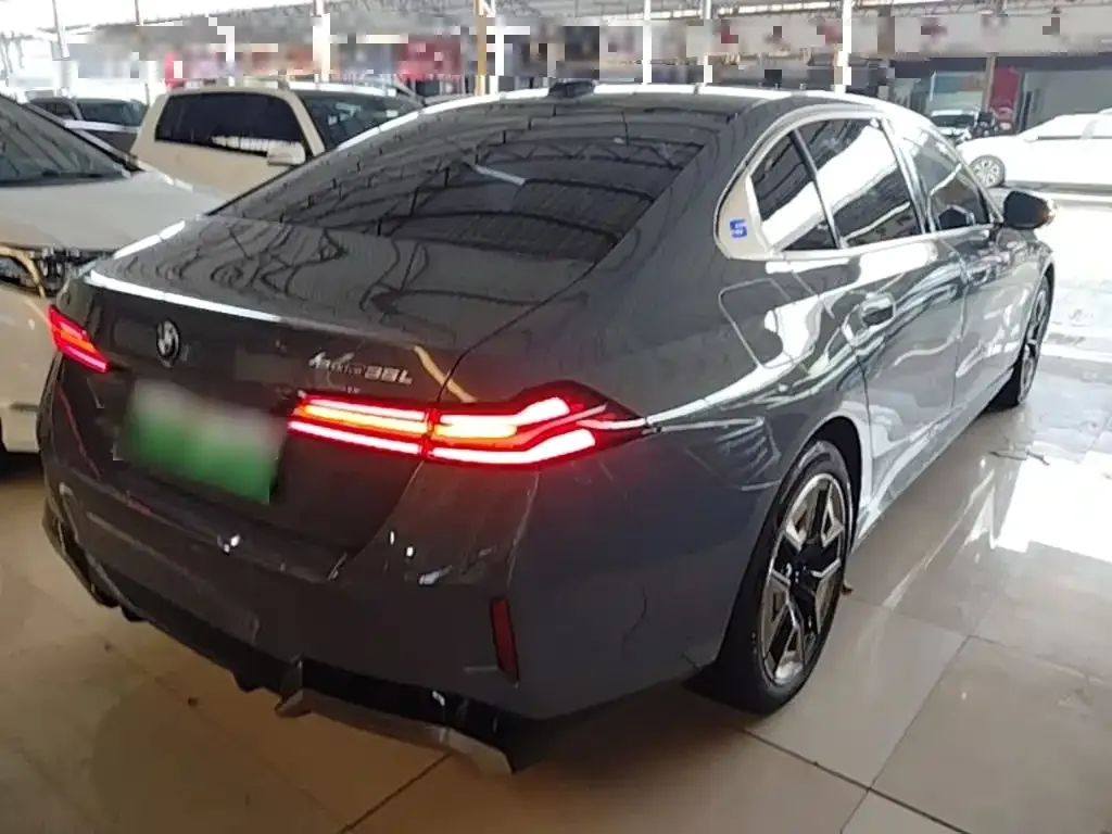 BMW i5 — фото 3