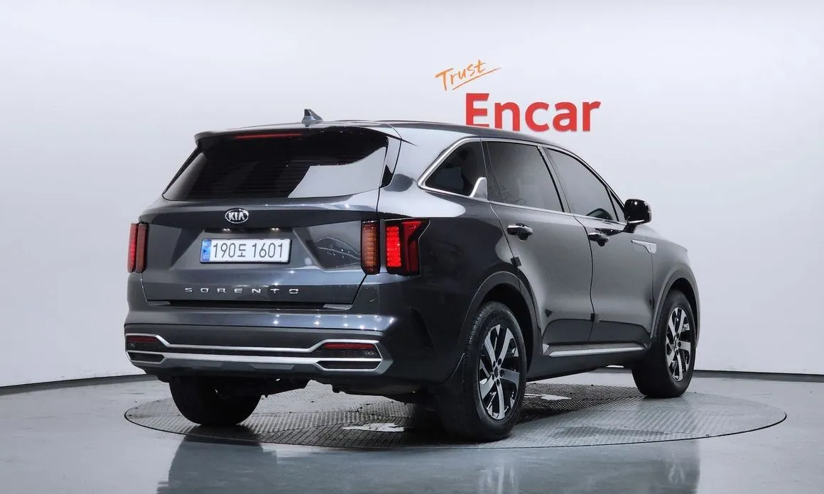 Kia Sorento — фото 6