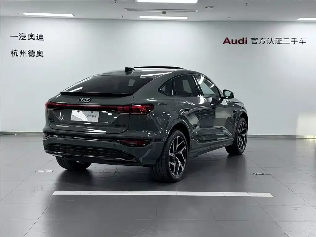 Audi Q6L e-tron — фото 8