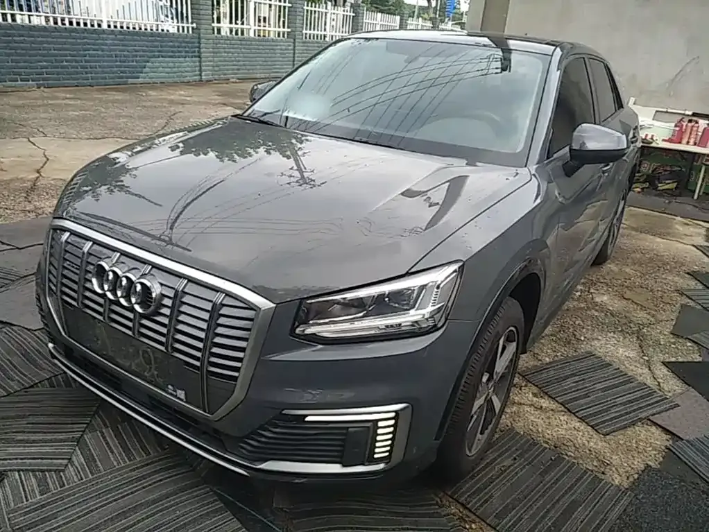 Audi Q2L e-tron — фото 6