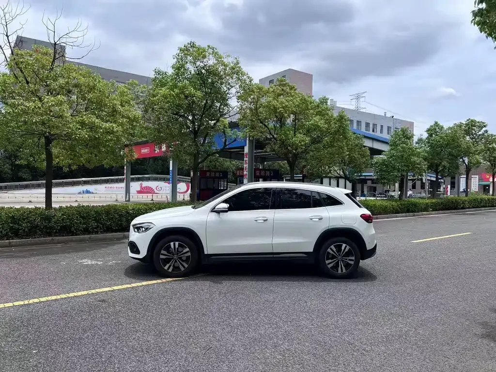 Mercedes-Benz GLA — фото 7
