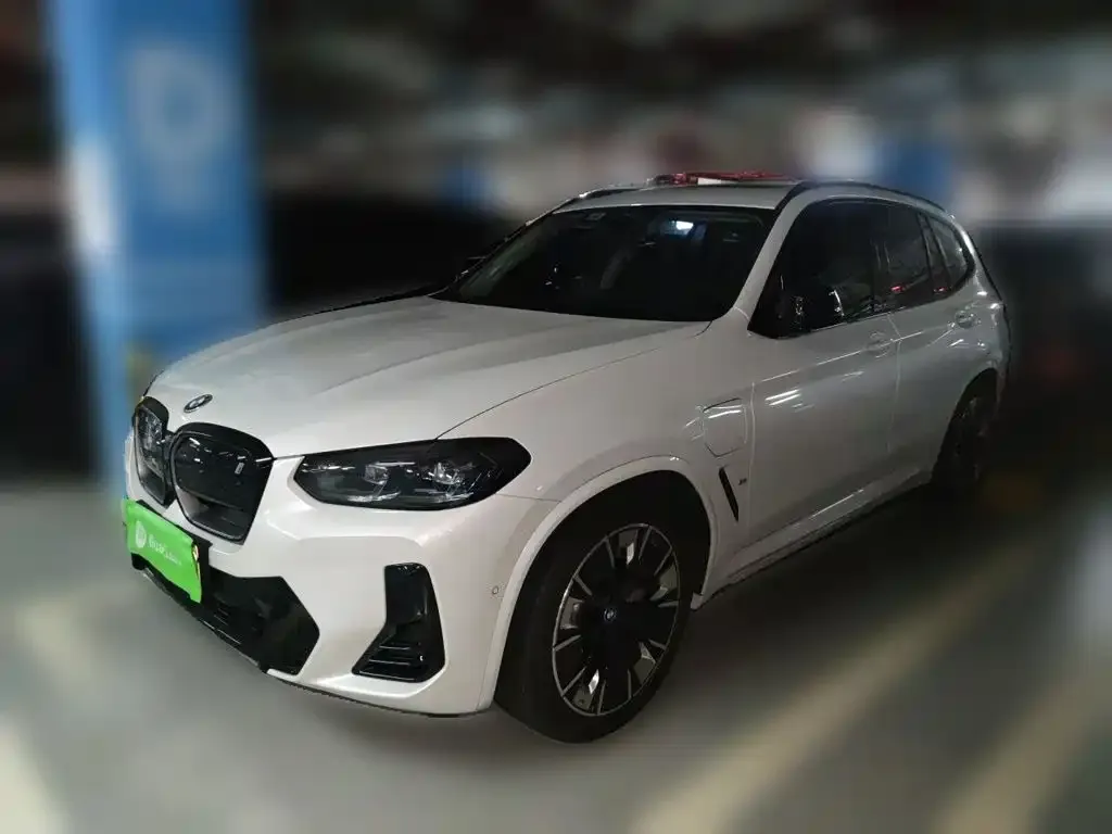 BMW iX3 — фото 1
